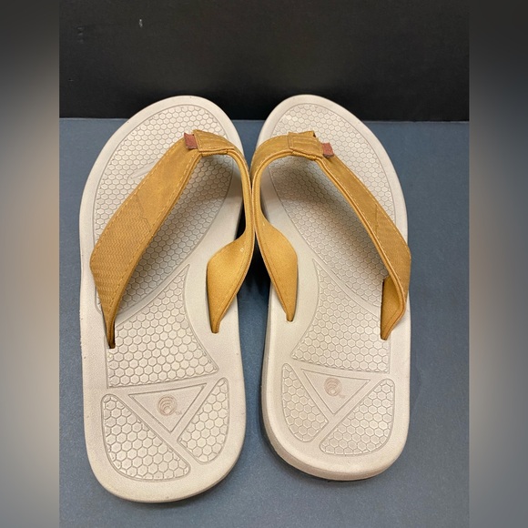 High Tide Mens brown thong flip flops size 8. - Picture 4 of 9
